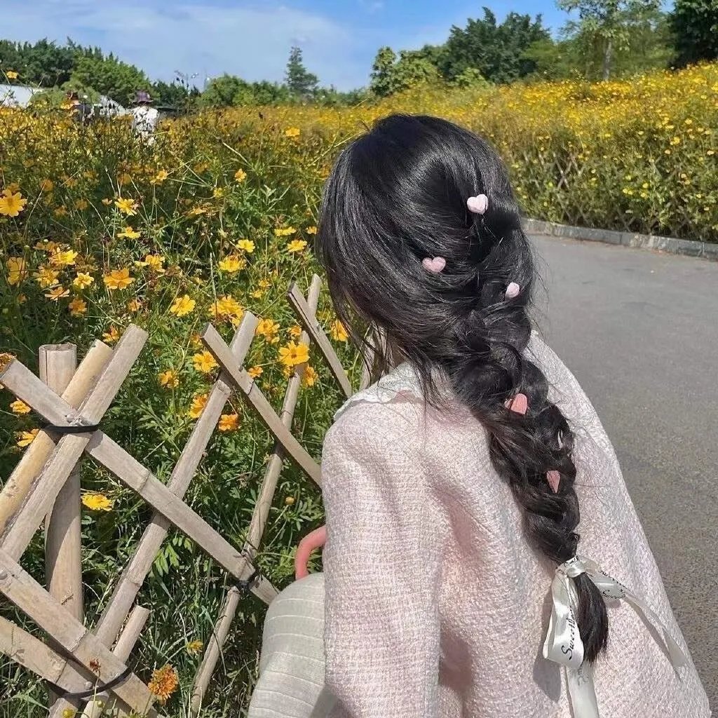 一双绣花鞋